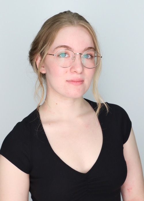 katie headshot-1